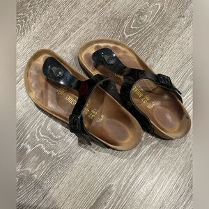 Birkenstock Gizeh Black Patent (Shiny) Sandal- Women's Sandals EU 38, L7 M5